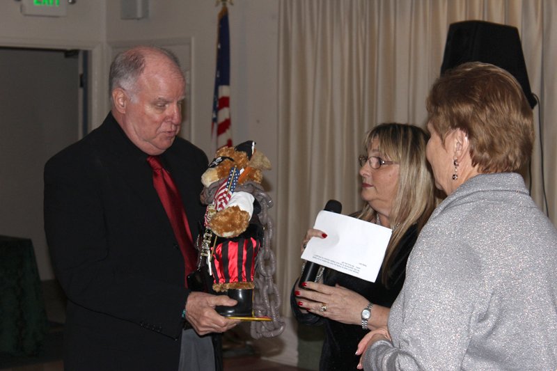 chapterholidayparty201240.jpg