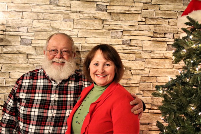 chapterholidayparty15.jpg
