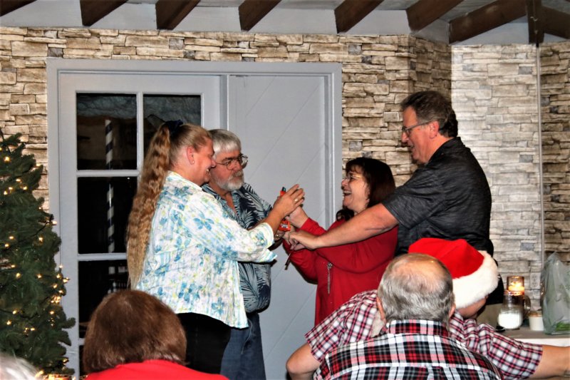 chapterholidayparty43.jpg